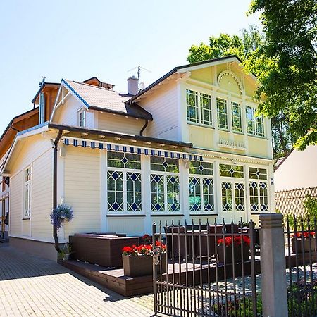Aparte Lux Jūrkalne Exteriér fotografie